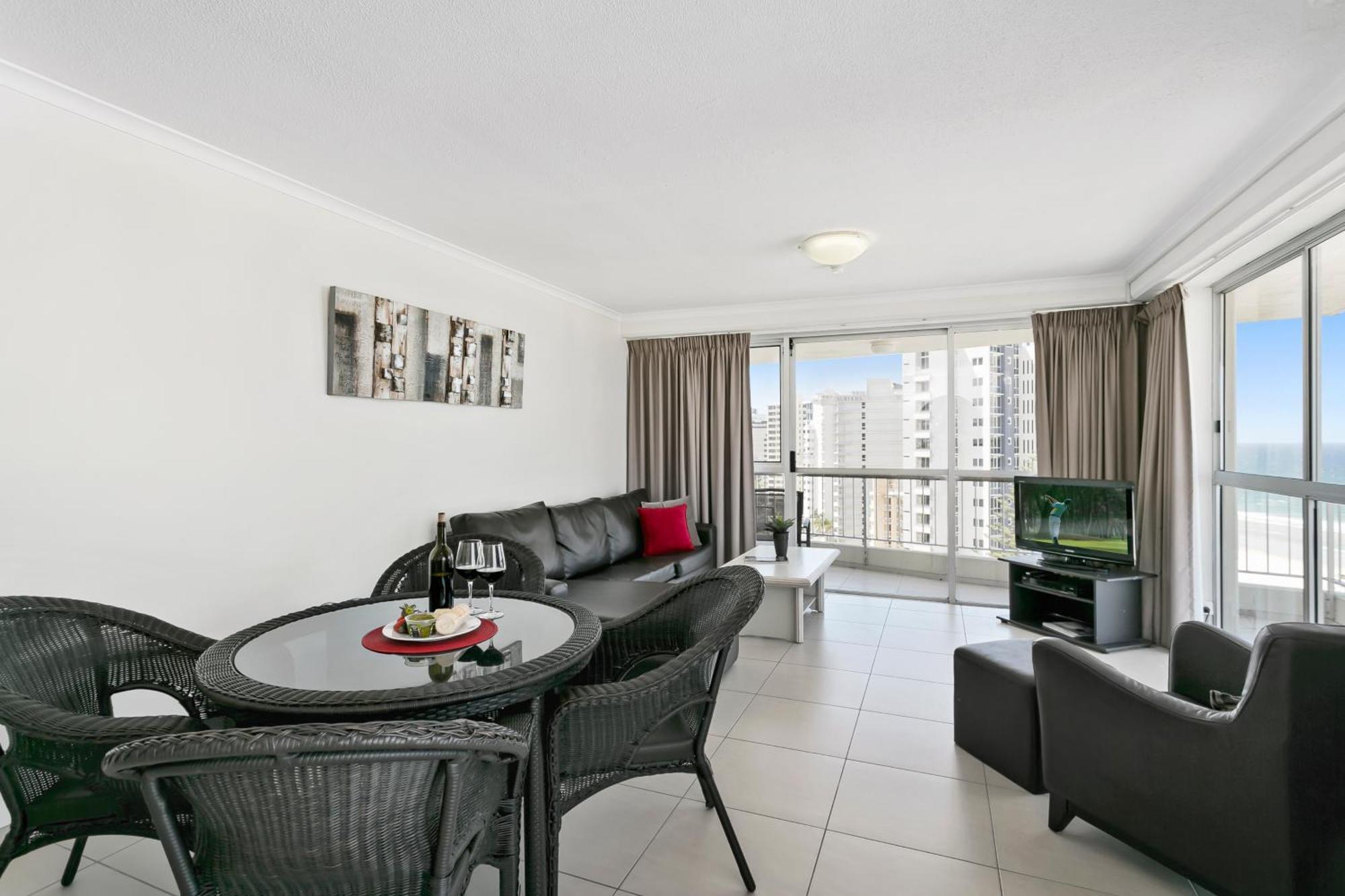 Surfers Beachside Holiday Apartments Gold Coast Room photo
